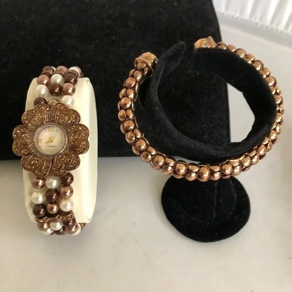 NOLAN Miller Jewelry Crystal Watch Chocolate Pearl Coco Persailles with Bracelet - Picture 2 of 8